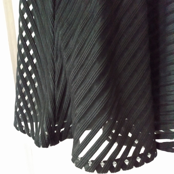 Silhouette Black NYC skirt - Picture 5 of 8